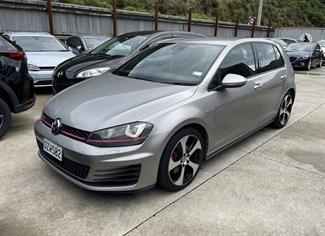 2015 Volkswagen Golf - Thumbnail