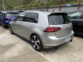 2015 Volkswagen Golf - Thumbnail