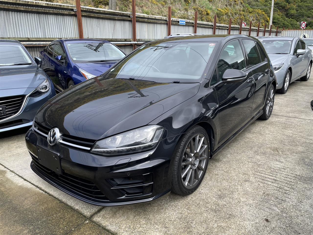 2017 Volkswagen Golf R