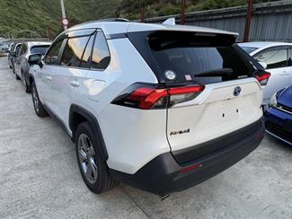 2020 Toyota RAV4 - Thumbnail