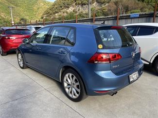 2016 Volkswagen Golf - Thumbnail