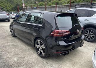 2016 Volkswagen Golf R - Thumbnail