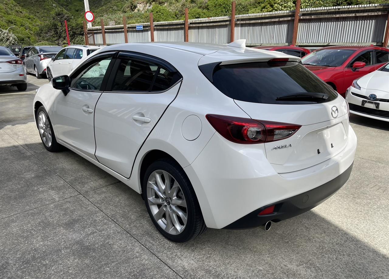 2015 Mazda Axela