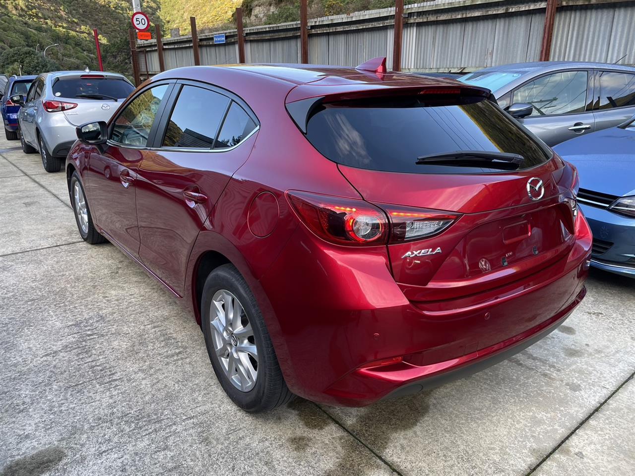 2017 Mazda Axela