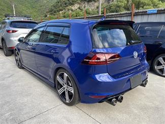 2016 Volkswagen Golf R - Thumbnail