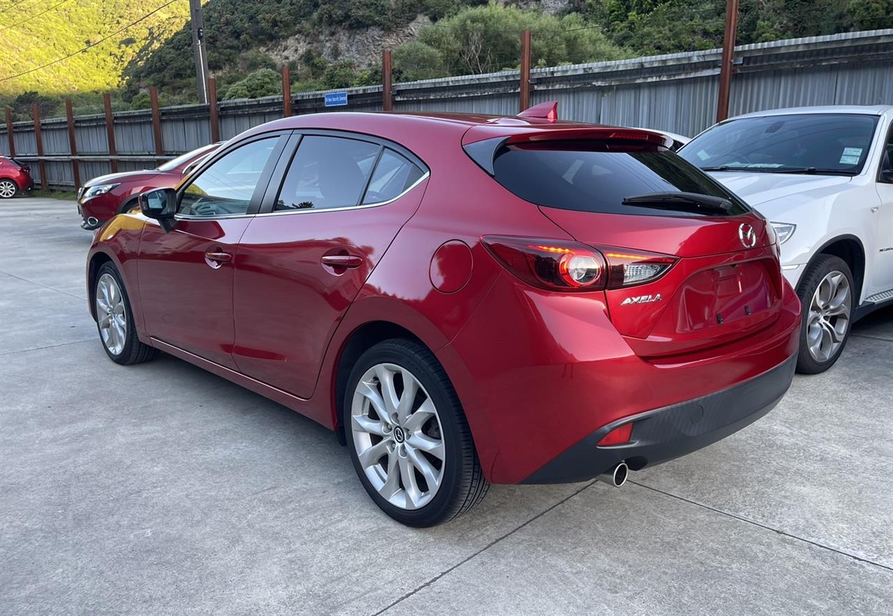 2016 Mazda Axela