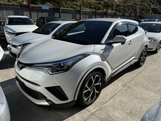 2017 Toyota C-HR - Thumbnail